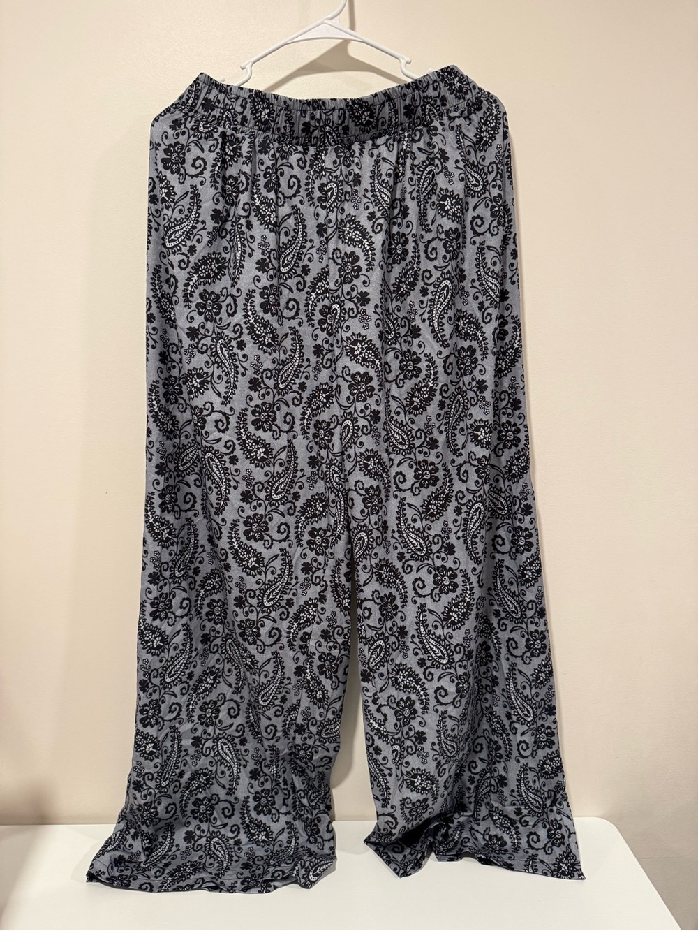 SHEIN Women's Black Paisley Wide-Leg Lounge Pants 1XL